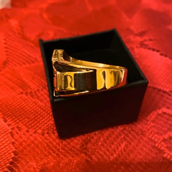 - HD GOLD Men’s Ring - Picture 3 of 3